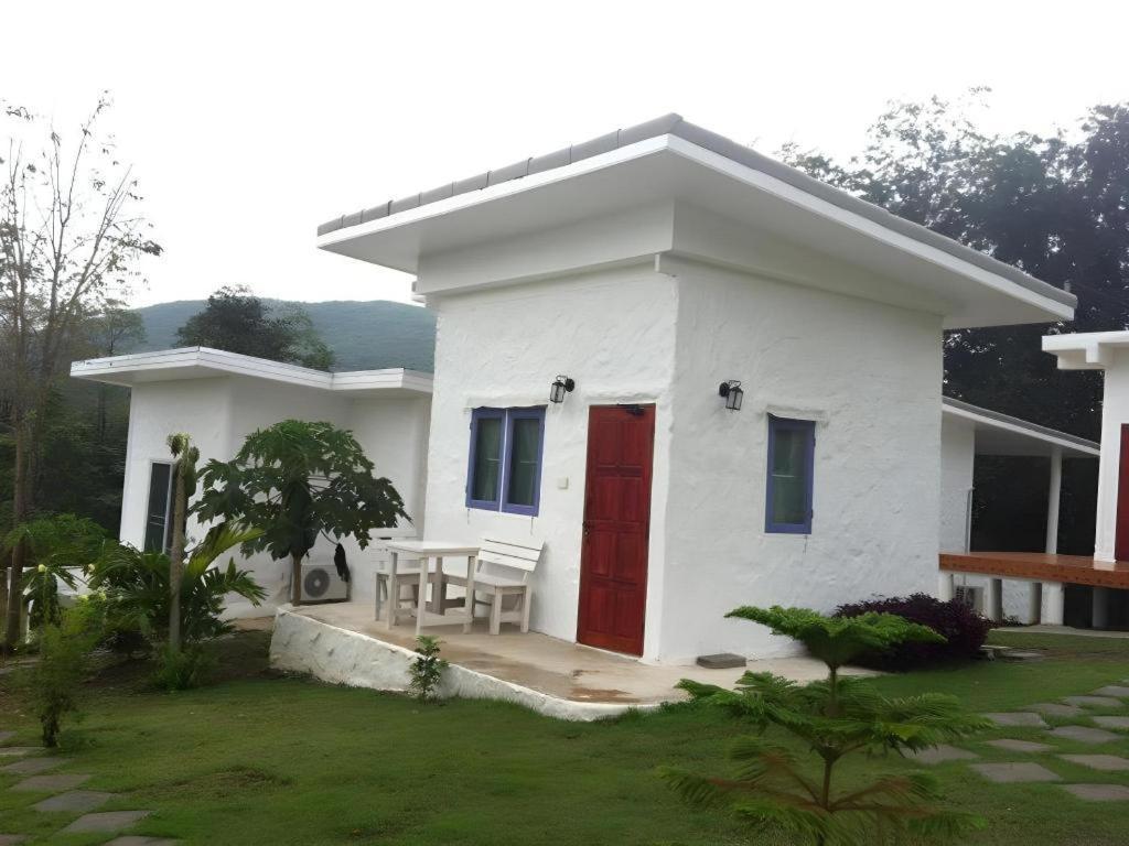 White Rock Resort Pakchong Exterior photo