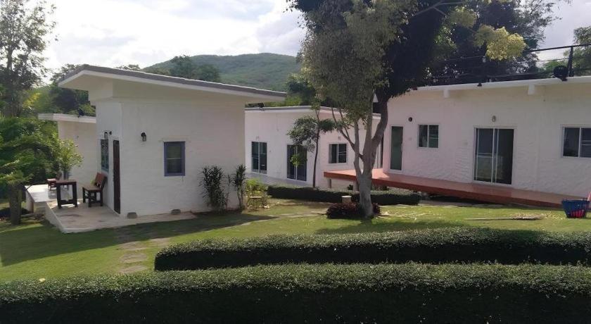 White Rock Resort Pakchong Exterior photo