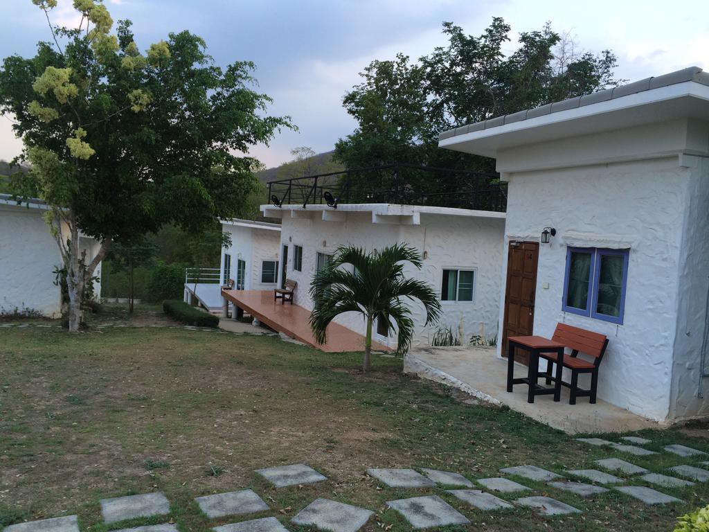 White Rock Resort Pakchong Exterior photo